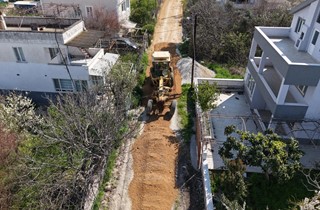 Gemlik Belediyesi’nden Kumsaz 505-506 No’lu Sokak’ta Zemin İyileştirme Çalışması